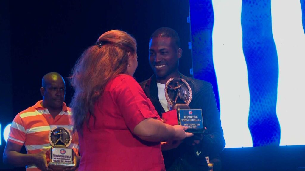 Efectuada gala de premiación del béisbol cubano