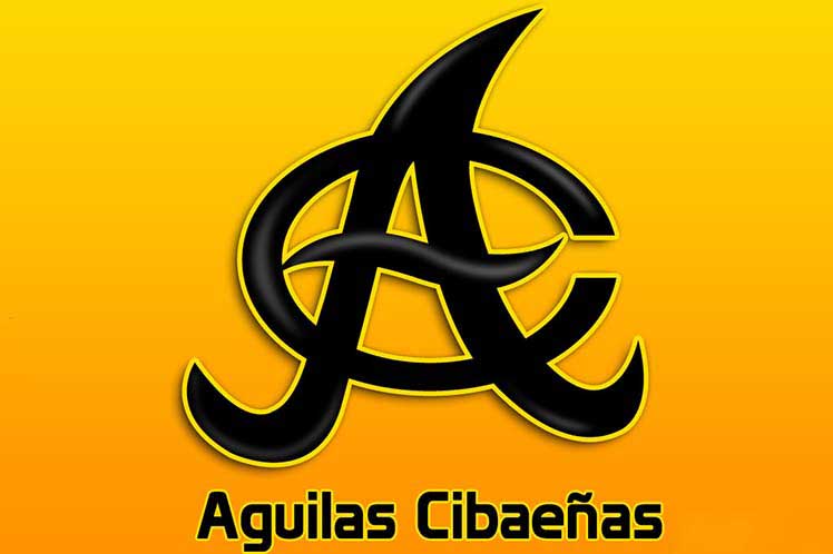 Águilas Cibaeñas mantienen la punta del béisbol dominicano