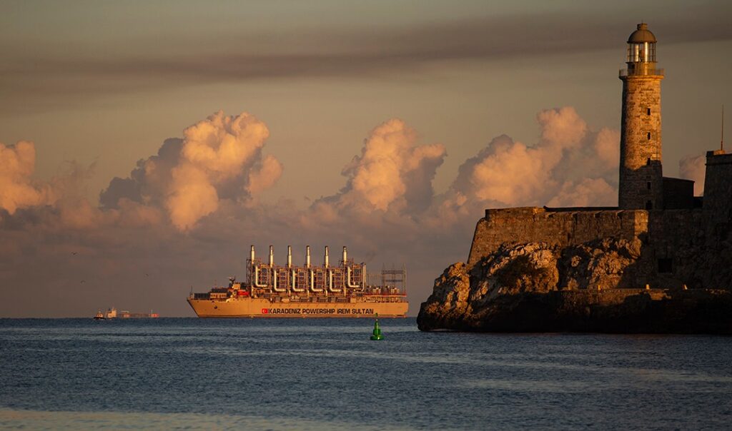 En Cuba, nueva central flotante para la generación eléctrica (+ Fotos y Video)