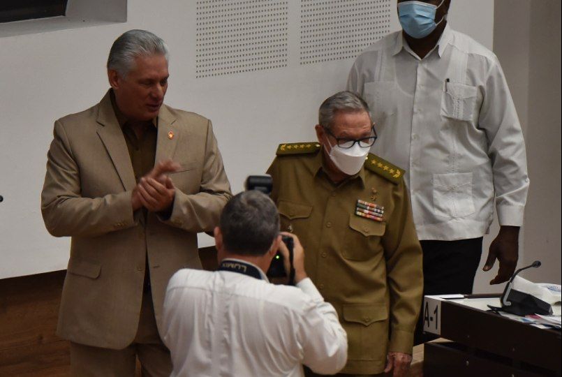 Asiste Raúl Castro a jornada de debates de parlamento de Cuba (+Fotos)