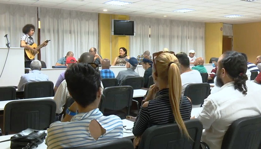 Directivos de la provincia intercambian con miembros de la UNEAC y la AHS