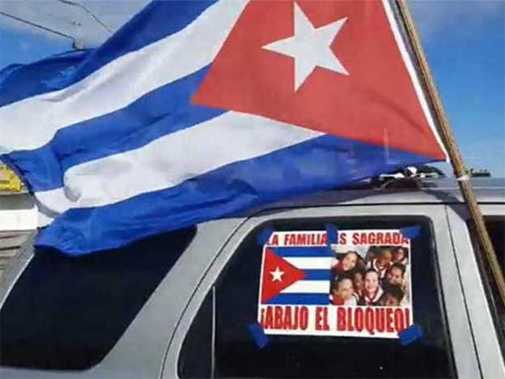 Por el fin del bloqueo de EEUU a Cuba, caravana en Miami