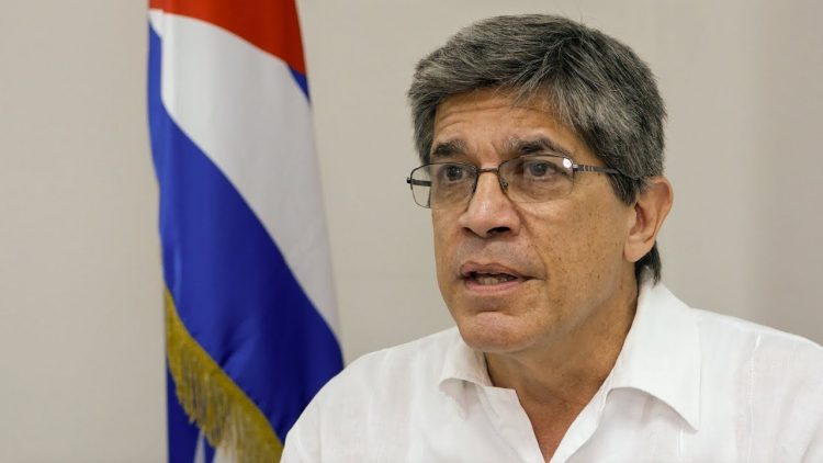 Cossío denuncia que EE.UU. no da luz verde a peloteros del V Clásico