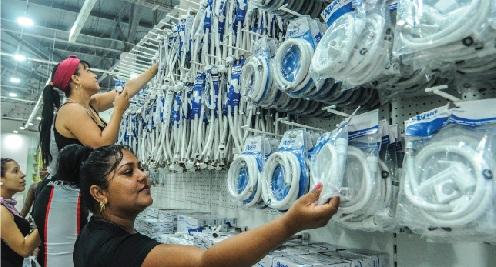 Cuba concreta negocios con inversión extranjera en el sector del Comercio