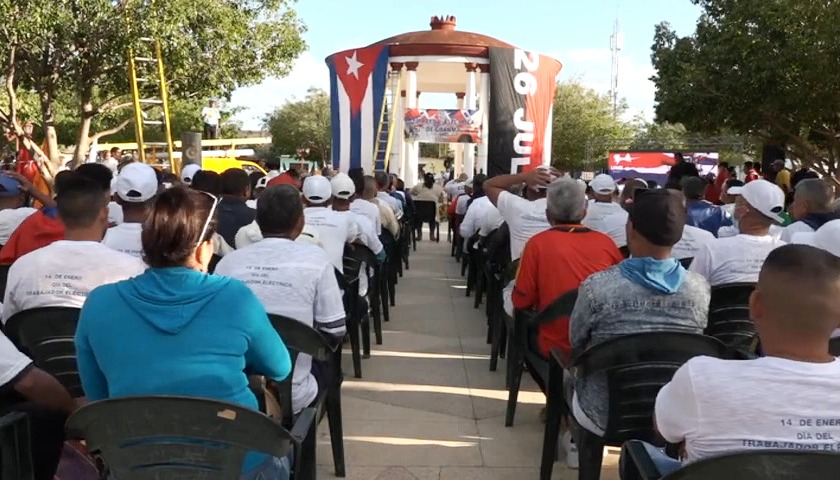 Trabajadores destacados del sector eléctrico celebraron acto provincial por su día
