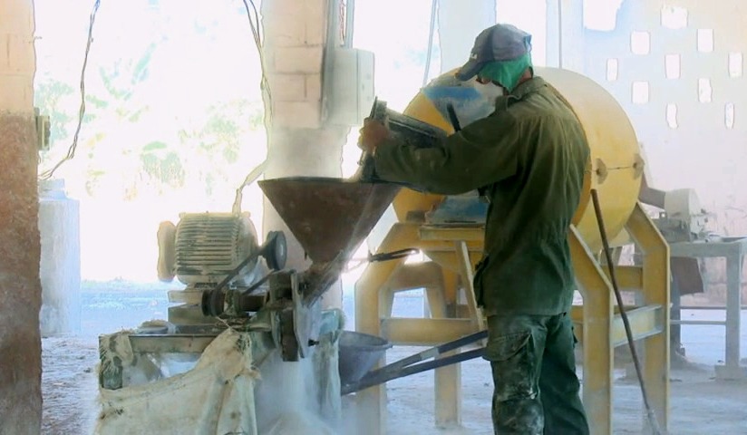 Empresa productora de materiales de la construcción buscan alternativas para ampliar fondo habitacional