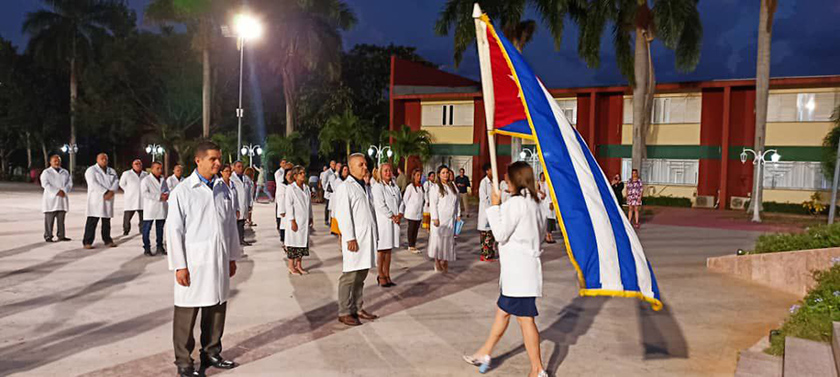 Rumbo a México último grupo de colaboradores de la salud (+Fotos)