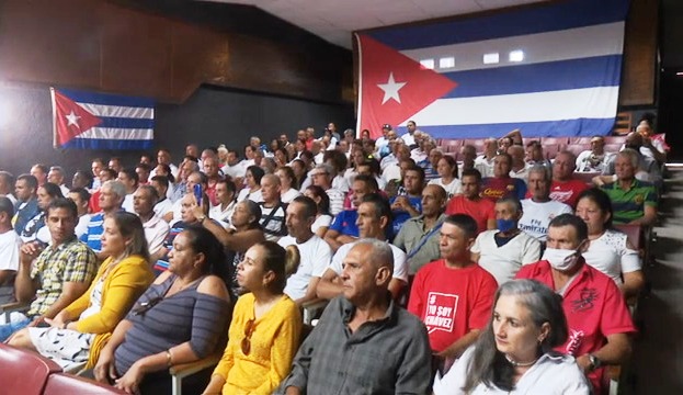 Reconocen trabajadores y colectivos de los servicios comunales en el acto provincial
