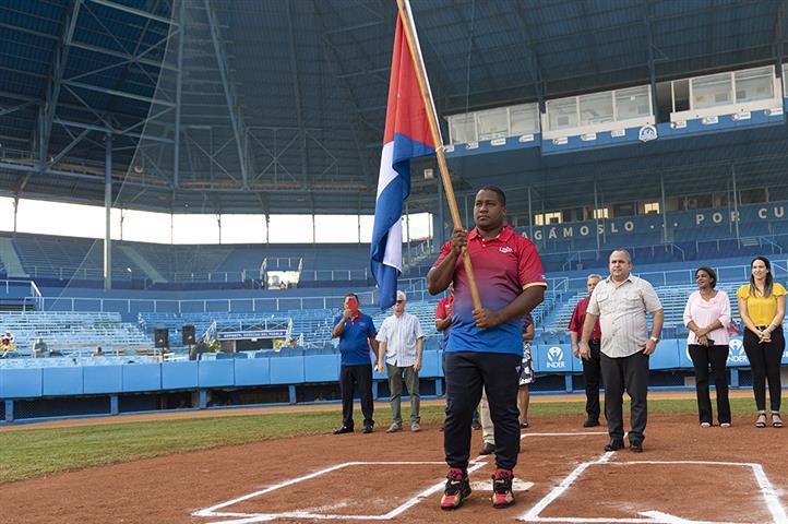 Abanderan equipo Cuba al Clásico Mundial de Béisbol (+Fotos)