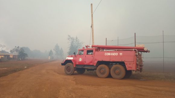 Fuerte batalla en Pinares de Mayarí para contener el incendio forestal