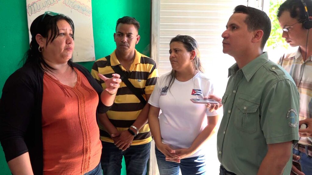 Candidatos a diputados recorren sitios de interés en Granma