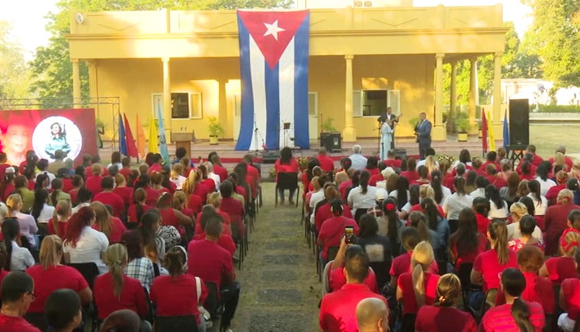 Celebran en Granma acto nacional por el Día Internacional de la Mujer