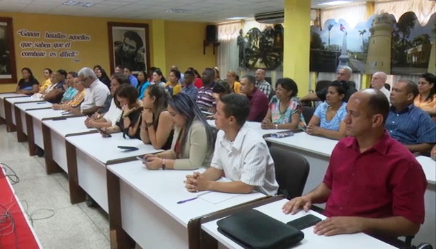 Intercambian máximas autoridades políticas y gubernamentales con candidatos a diputados al parlamento cubano por territorio granmense