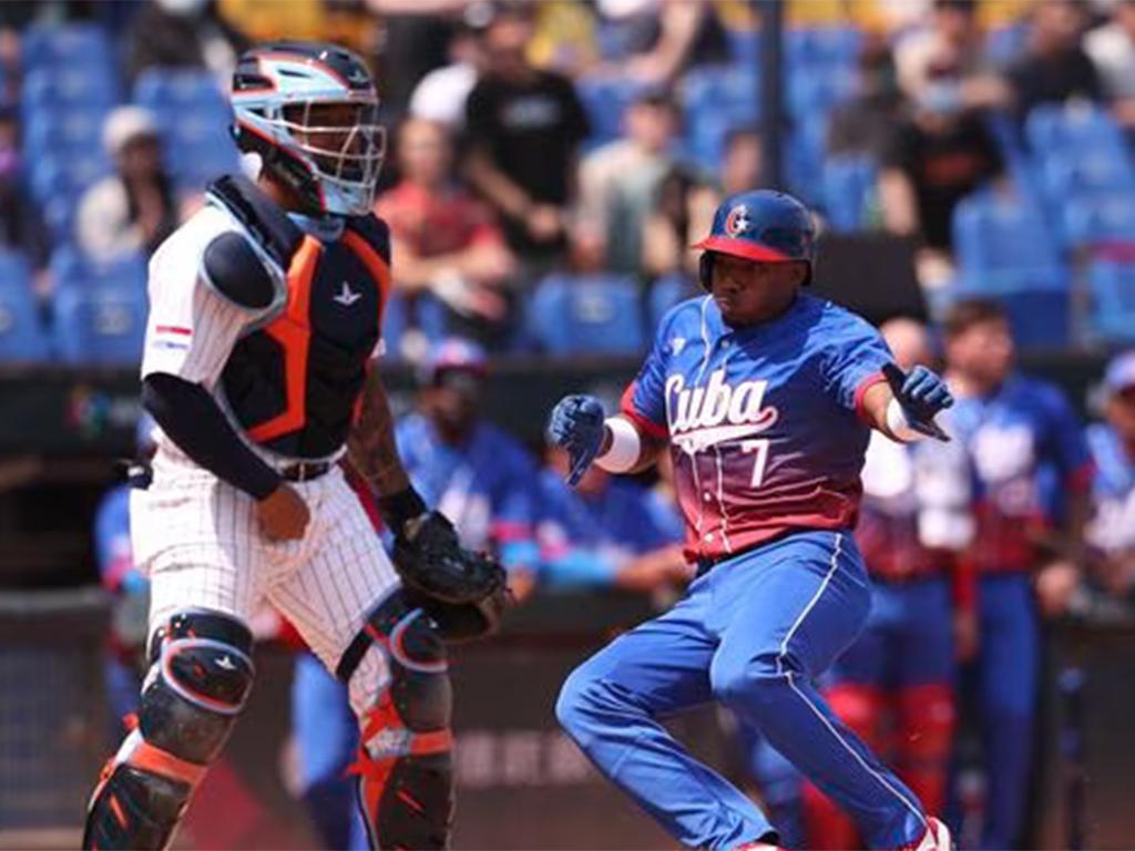 Cuba aterriza en Florida entre la euforia del Clásico Mundial