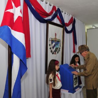Raúl Castro ejerció su derecho al voto en Cuba