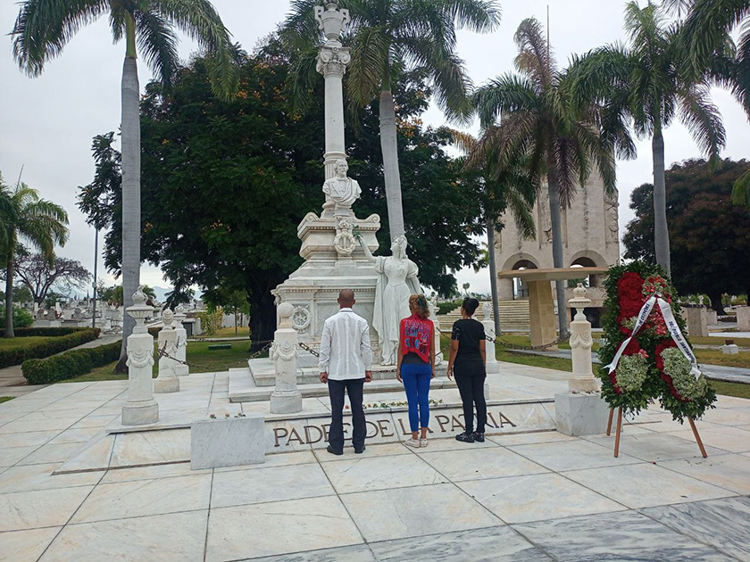 Homenajean al Padre de la Patria por aniversario de su natalicio