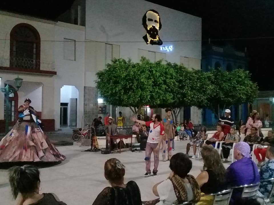 “Andante” plantó su faro en la Plaza de la Revolución de Bayamo