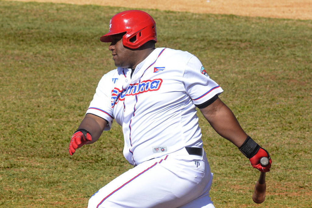 Elefantes frenan a los campeones en Bayamo