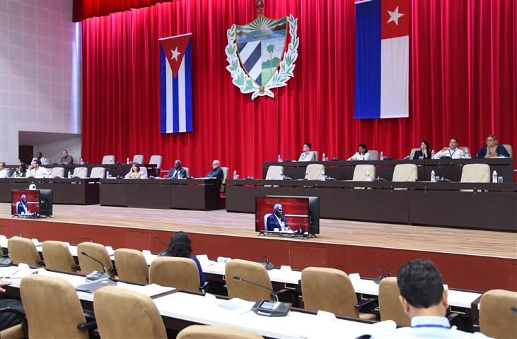 Parlamento de Cuba evaluará ley de Comunicación Social