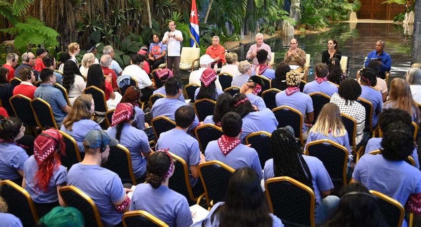 Presidente de Cuba dialoga con líderes solidarios estadounidenses (+Fotos)