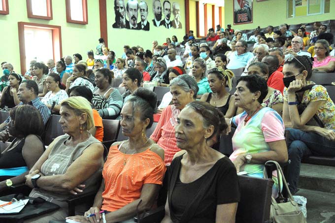 Realizan encuentro con profesores de Historia y Marxismo en Granma