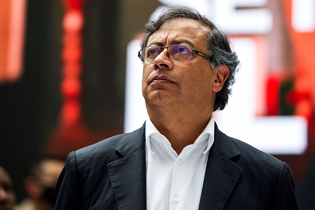Presidente de Colombia suspende tregua con grupo armado