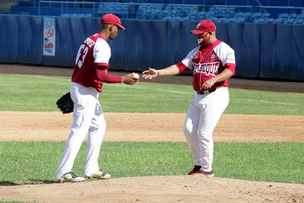 Aumenta rivalidad por últimos cupos en beisbol cubano