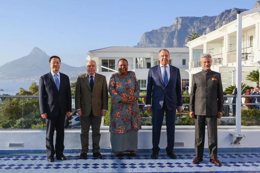 Un escudo contra las sanciones occidentales: la moneda común del BRICS podría ser la solución