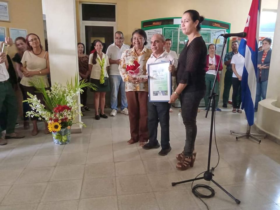 Recibe Laboratorios de Líquidos Orales Premio Provincial de Medio Ambiente
