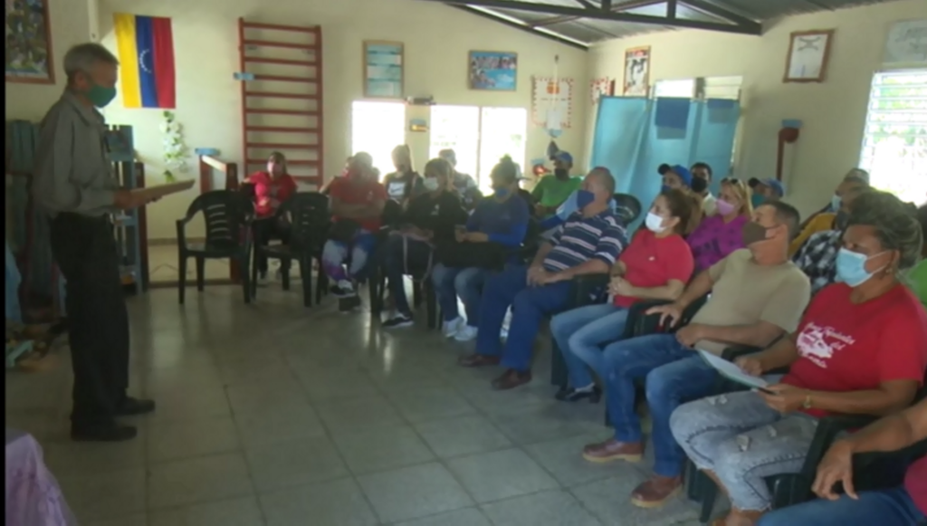 Salas de televisión, centro de vida de la Comunidad Rural. !Verano con Amor!