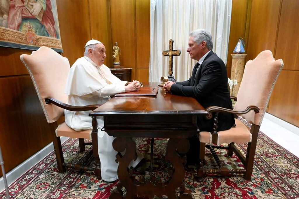 Sostiene Díaz-Canel encuentro con el Papa Francisco