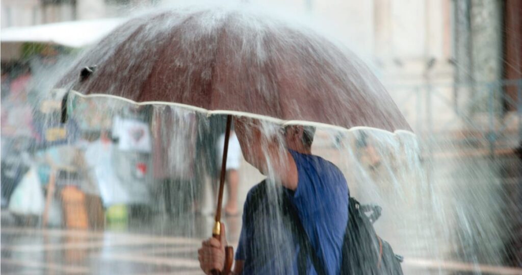 Emiten nota de alerta por intensas lluvias