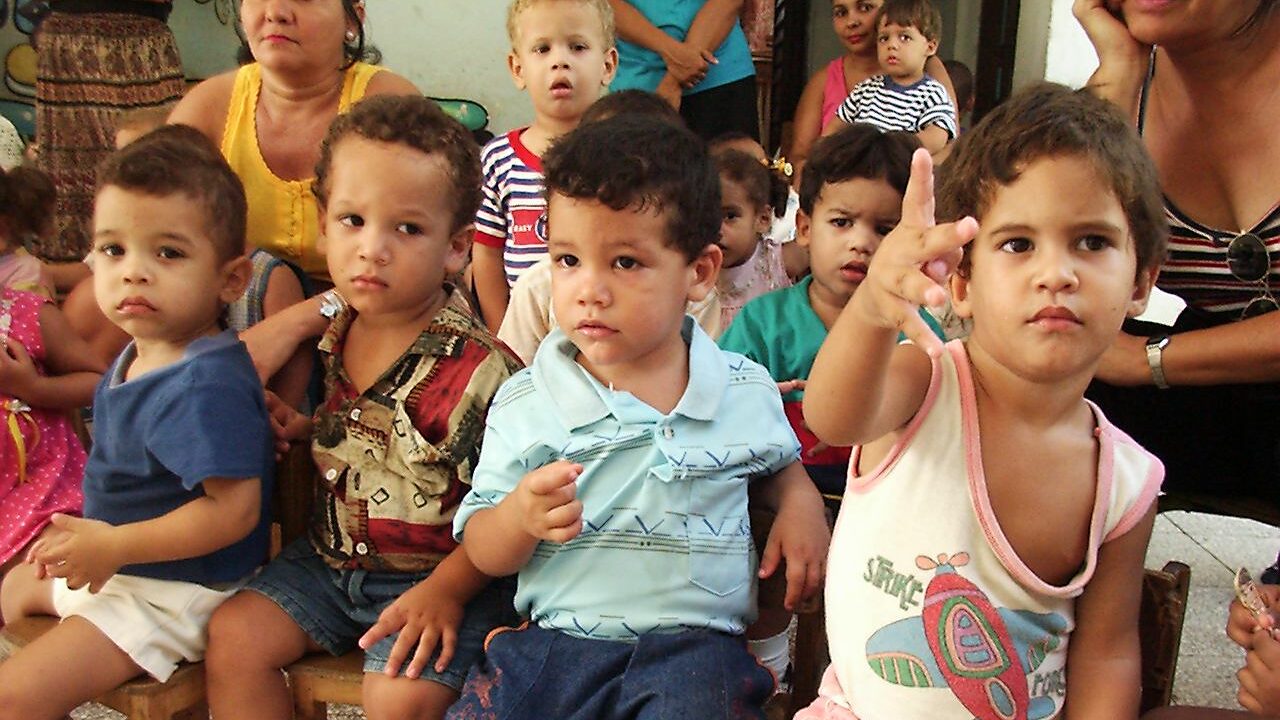 Celebran en Granma Día Internacional de la Infancia