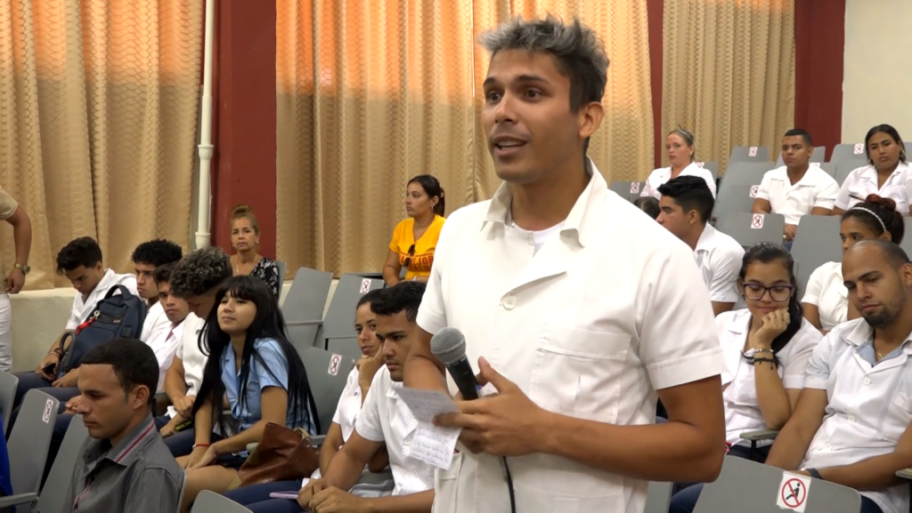 Primera Secretaria Nacional de la UJC Reconoce jóvenes Granmenses