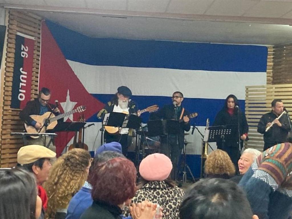 Celebran en Chile peña de solidaridad con Cuba