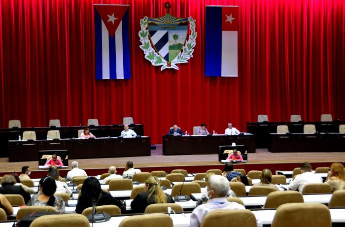 En vivo: Analizan, desde hoy, temas trascendentales en comisiones permanentes del Parlamento cubano