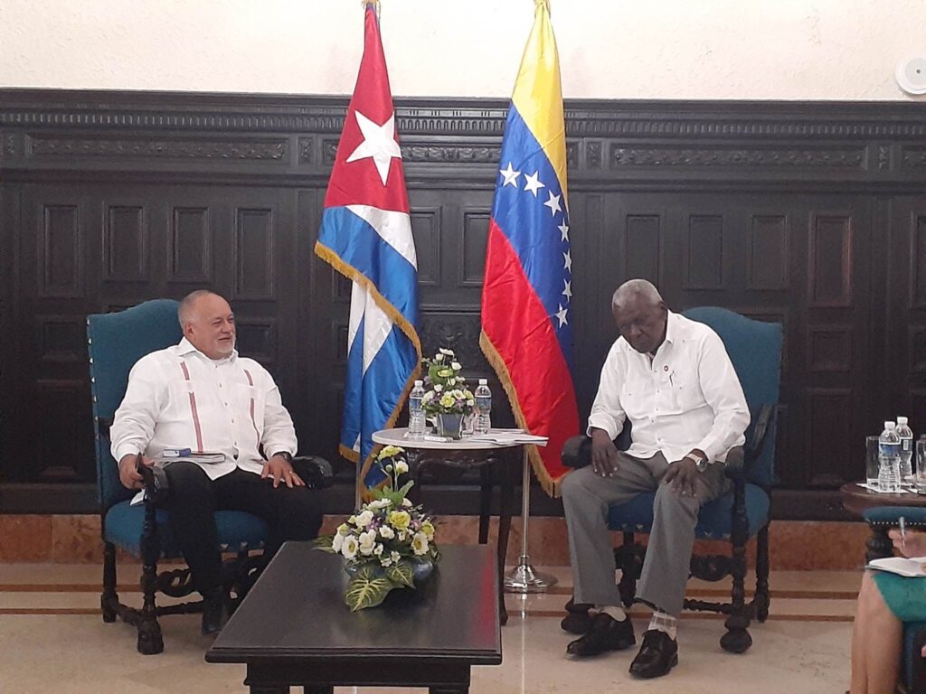 Dialogó Esteban Lazo con Diosdado Cabello