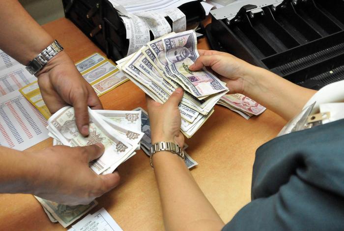 Bancarización gradual, objetiva y prestando oído al pueblo