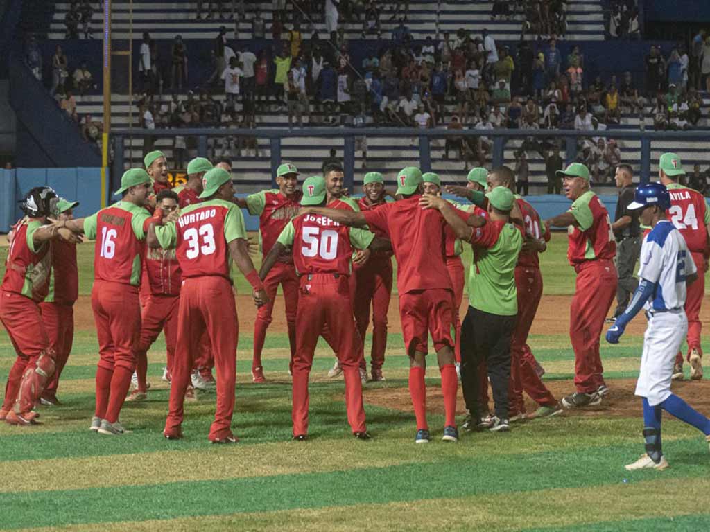 Las Tunas, a un triunfo del título cubano de béisbol