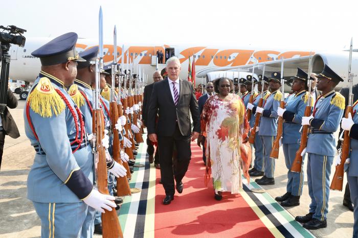 Inicia Díaz-Canel visita oficial a Mozambique