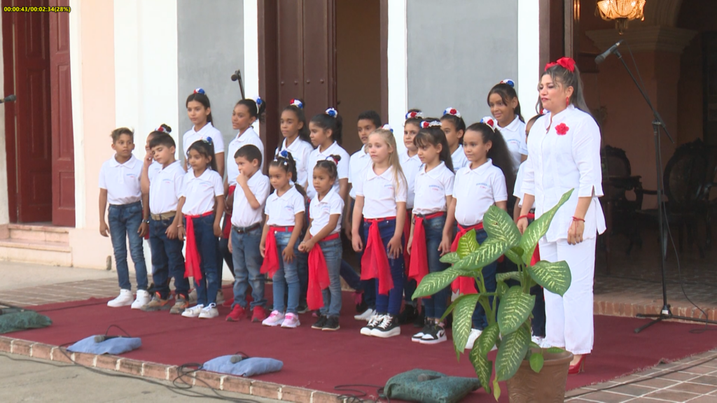 Ofrece Coro Ismaelillo concierto homenaje a Fidel Castro