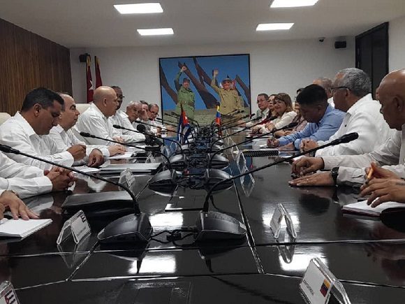 Cuba y Venezuela buscan profundizar vínculos con intercambio y cooperación