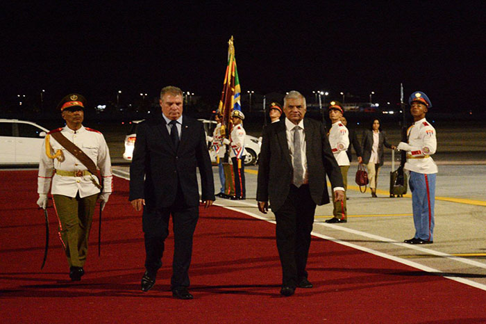 Presidente de Sri Lanka en Cuba para asistir a Cumbre G77 y China