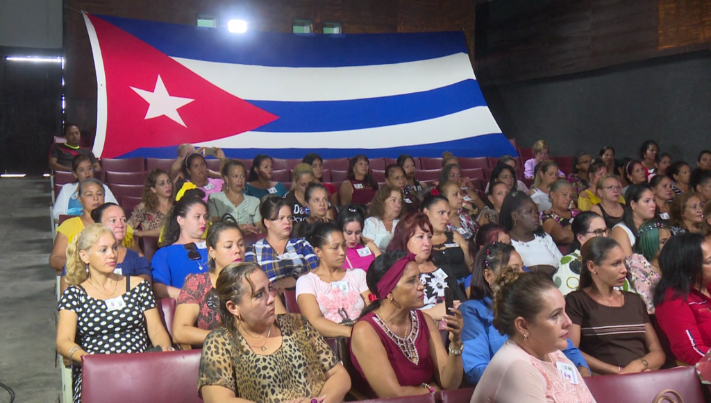 Realizan asamblea municipal Onceno Congreso de la Federación de Mujeres Cubanas en el municipio de Cauto Cristo, provincia Granma.
