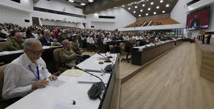 Corregir la economía a la senda del crecimiento