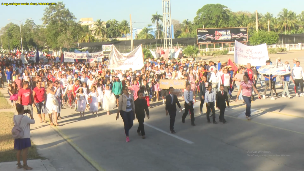 Pioneros granmenses rinden tributo a José Martí en el Aniversario171 de su natalicio
