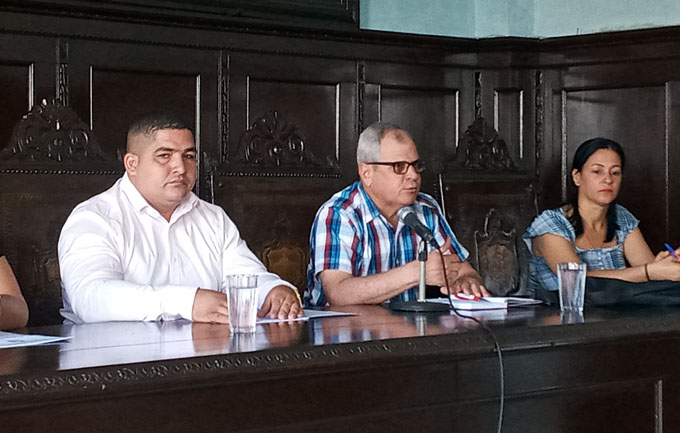 Integrantes del Parlamento cubano inician recorrido por Bayamo