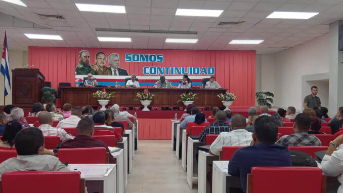 Esteban Lazo: “La tarea más importante es salvar la Revolución” (+ fotos)
