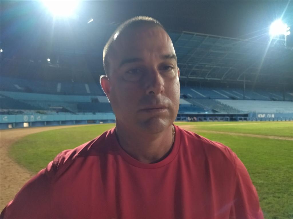Pese a pronósticos estamos en la final, dice mentor cubano de béisbol