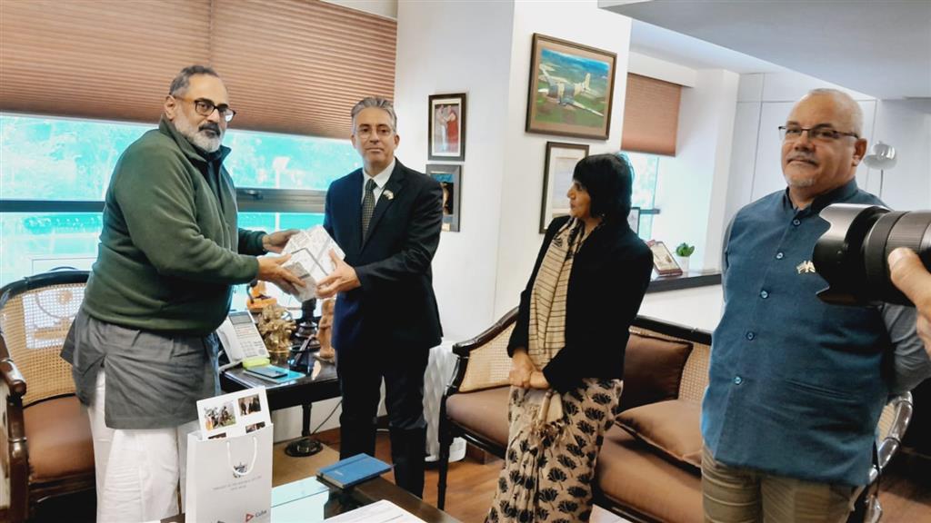 Revisan India y Cuba nuevas oportunidades en sector de comunicaciones